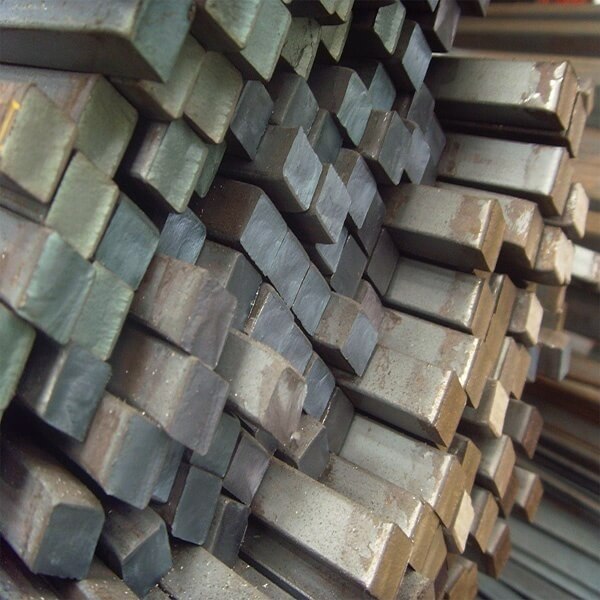 Квадрат алюминиевый прессованный АК10М2Н 30 мм ГОСТ Р 51834-2001