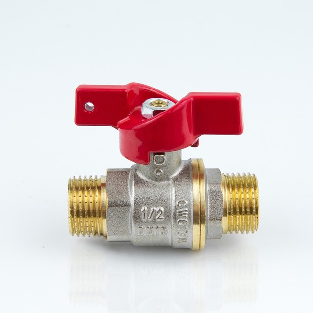 Кран шаровой латунный НР проходной двухходовой неполнопроходной хромированный с бабочкой Giacomini R253W ДУ 32