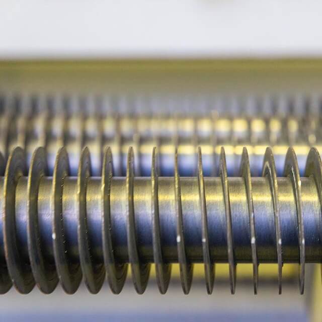 Труба спирально-оребренная нержавеющая 12Х18Н10Т 60х8 мм ТУ 1300-007-05803206-01