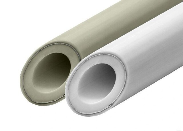 Труба полипропиленовая армированная алюминиевой фольгой белая Valtec PP-ALUX 20х3,4 мм РУ 25