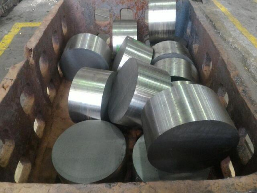 Поковка стальная круглая машиностроительная Ст35 240 мм ОСТ 3-1686-90